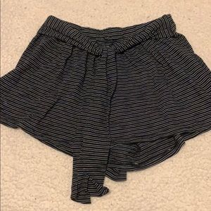 Striped casual shorts